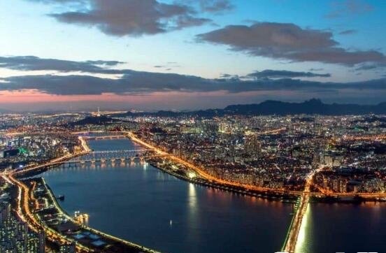 网络图片(侵删) 网络图片(侵删)