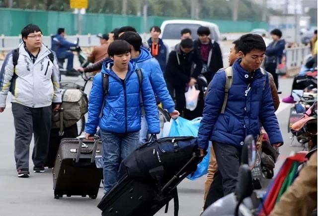 网络图片(侵删) 网络图片(侵删)