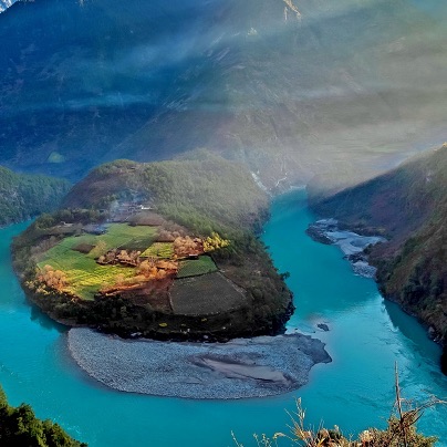 网络图片(侵删) 网络图片(侵删)