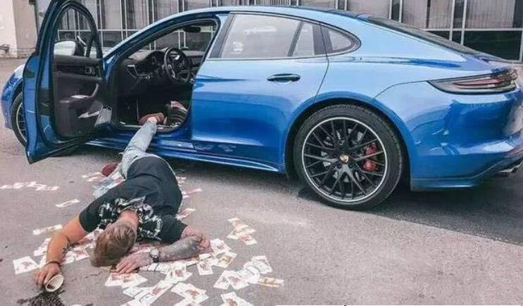 网络图片(侵删) 网络图片(侵删)