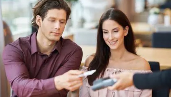 网络图片(侵删) 网络图片(侵删)