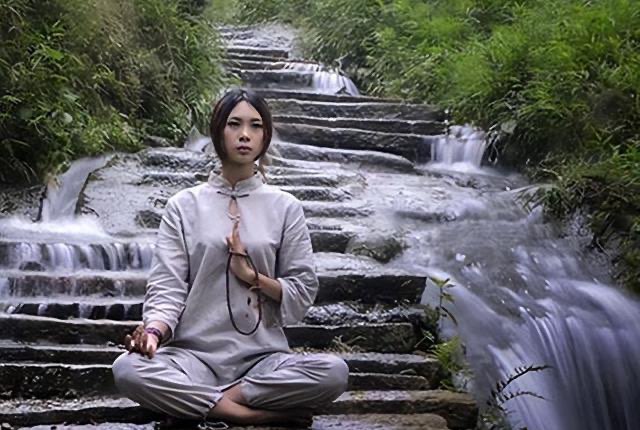 网络图片(侵删) 网络图片(侵删)