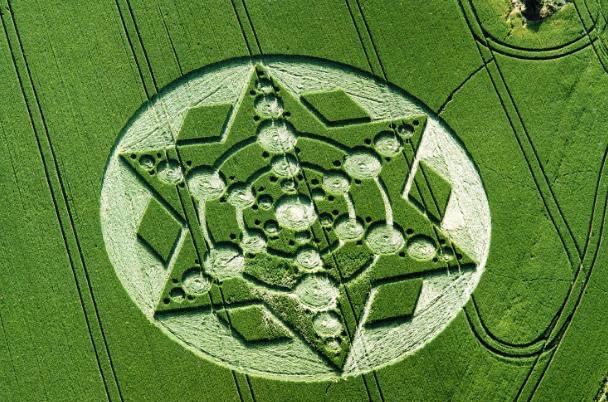 网络图片(侵删) 网络图片(侵删)