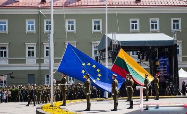 网络图片(侵删) 网络图片(侵删)