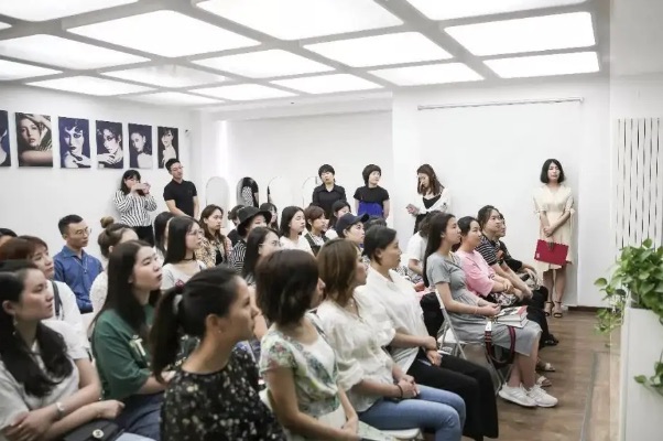 网络图片(侵删) 网络图片(侵删)