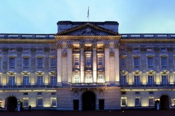 网络图片(侵删) 网络图片(侵删)