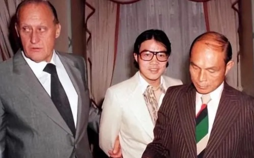 网络图片(侵删) 网络图片(侵删)