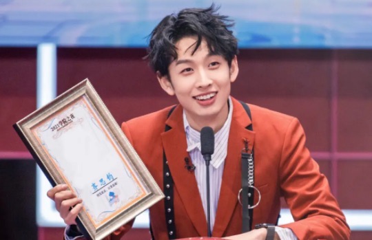 网络图片(侵删) 网络图片(侵删)