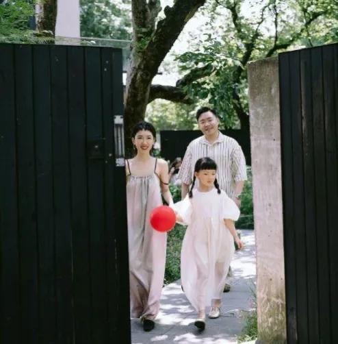 网络图片(侵删) 网络图片(侵删)