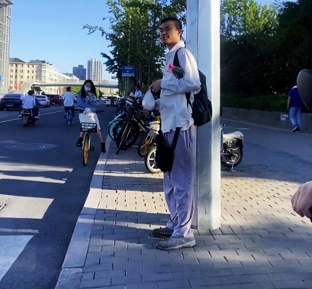 网络图片(侵删) 网络图片(侵删)