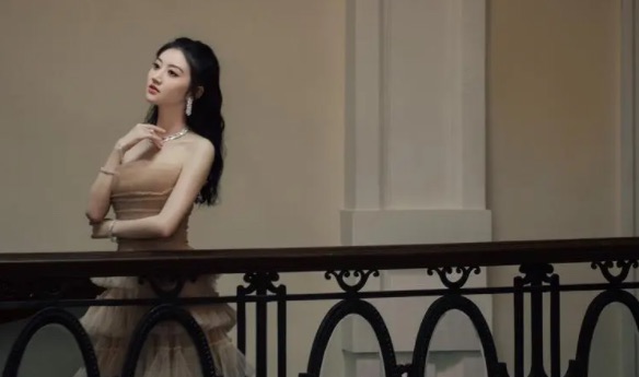 网络图片(侵删) 网络图片(侵删)