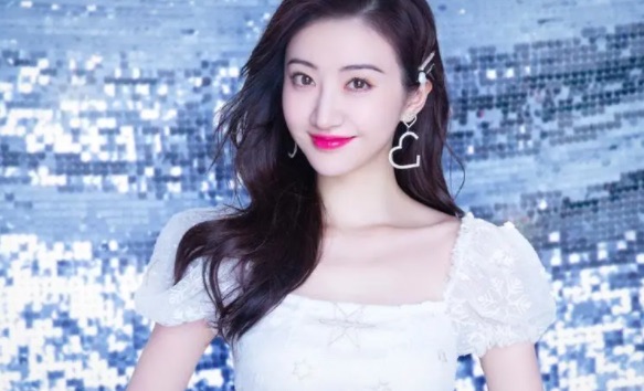 网络图片(侵删) 网络图片(侵删)