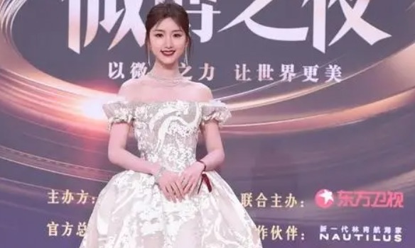 网络图片(侵删) 网络图片(侵删)