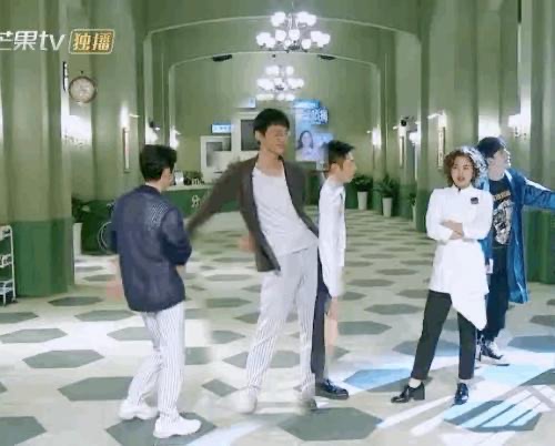 网络图片(侵删) 网络图片(侵删)