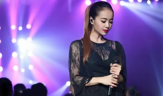 网络图片(侵删) 网络图片(侵删)