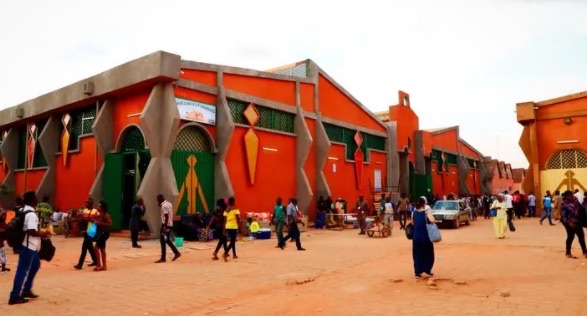 网络图片(侵删) 网络图片(侵删)