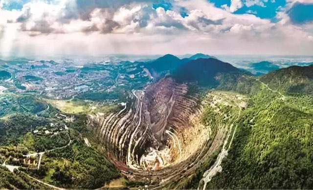 网络图片(侵删) 网络图片(侵删)