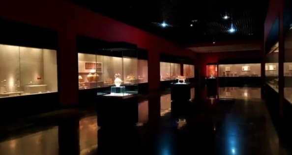 网络图片(侵删) 网络图片(侵删)